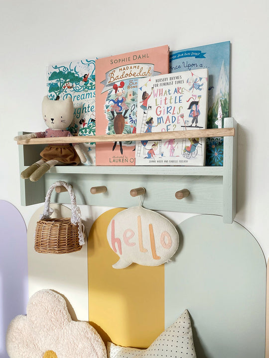Another angle of bookshelf close up