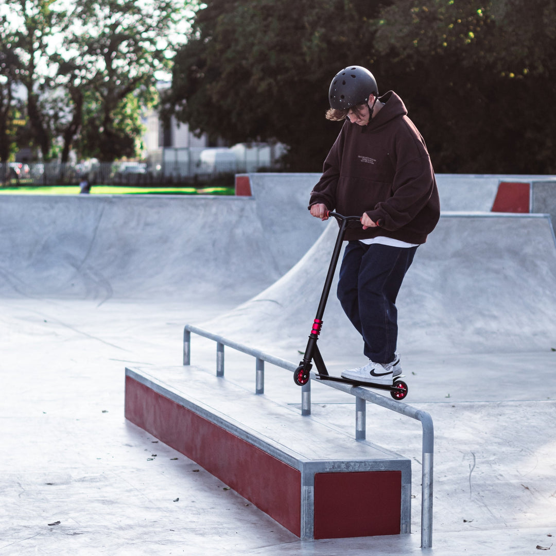 Deluxe Stunt Scooter - Navy