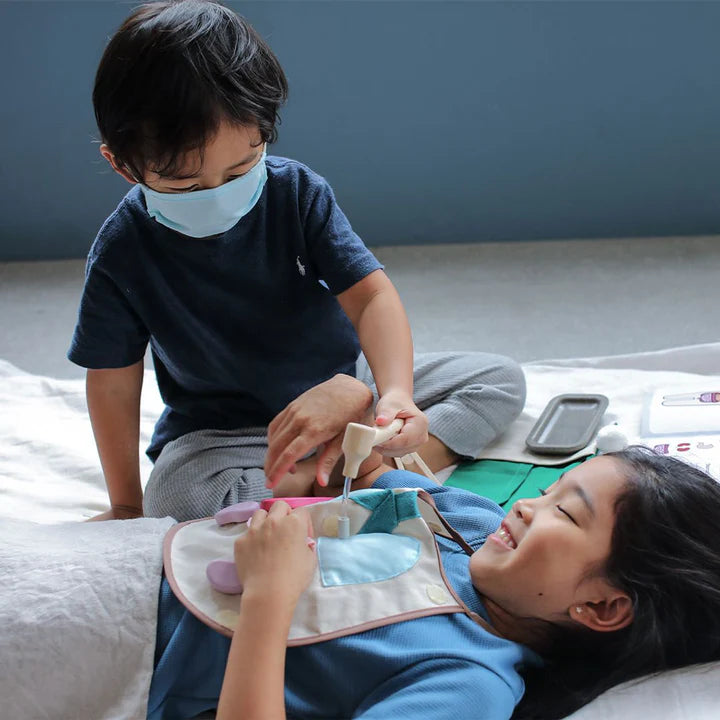Plan Toys | Surgeon Set