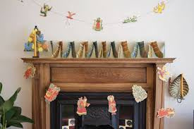 Recycled Paper Concertina Garland | Christmas Stockings