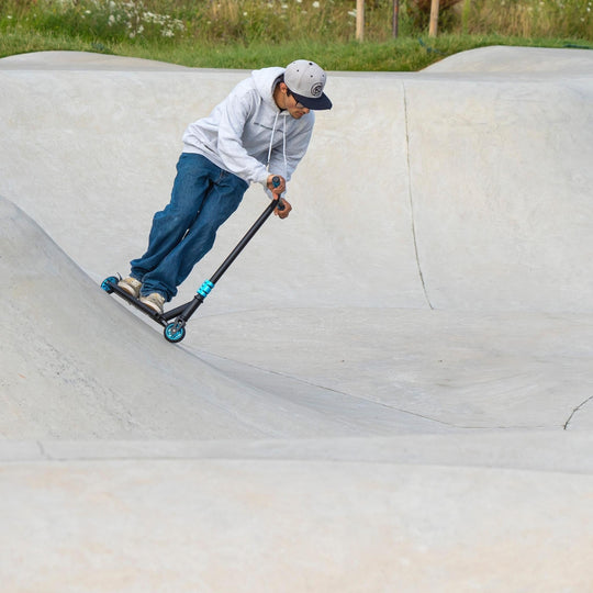 Deluxe Stunt Scooter - Cyan