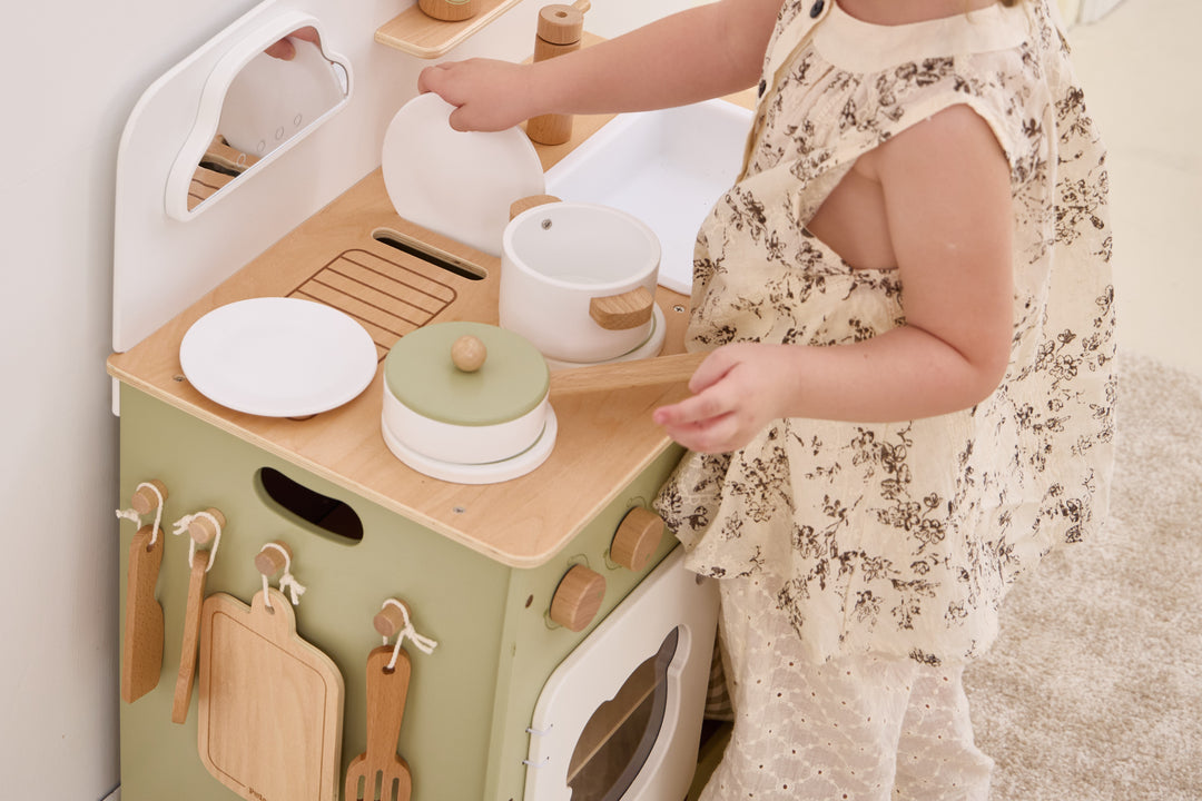 Play Kitchen Set