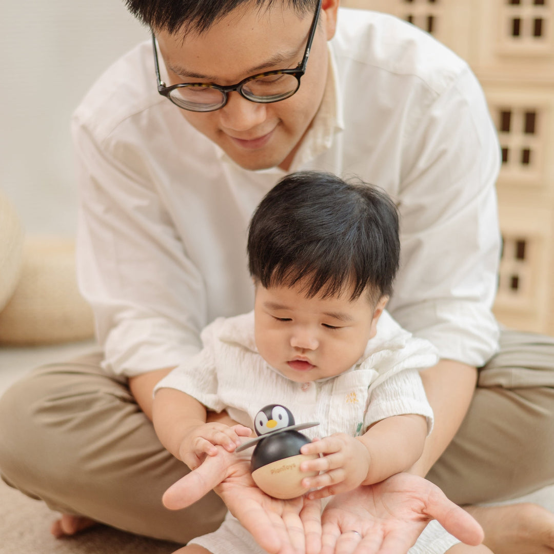 PlanToys Penguin Wobbler