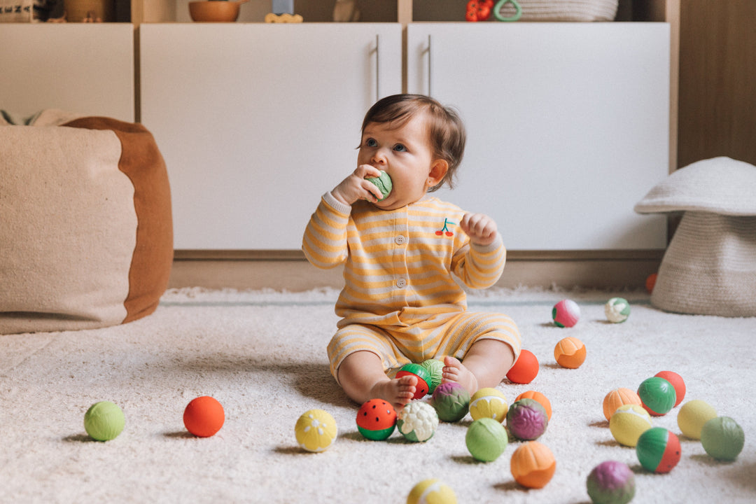Oli & Carol Baby Sensory Ball Fruit Salad